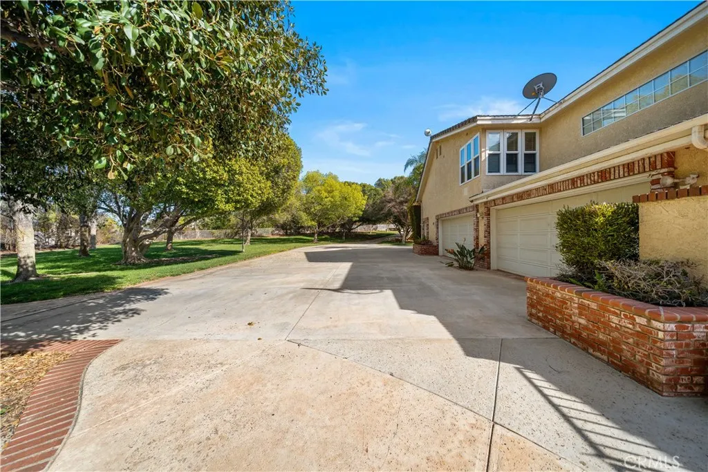 20455 Somma Drive, Perris, California 92570 home-pic-30